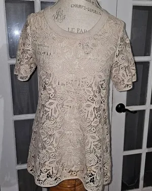Wilfred‎ Aritzia Womens Tan Embroidered Crochet Top Small thumbnail 1