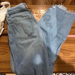 Hollister Co. Light Wash Mom Jeans thumbnail 1