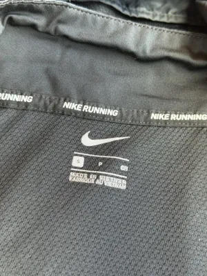 Black Nike Running Jacket Women’s thumbnail 3