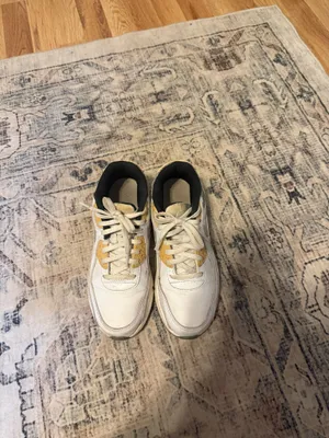 Nike shoes thumbnail 3