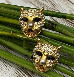 Vintage Jaguar Head Clip On Earrings thumbnail 1