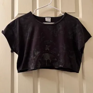 Gymshark Womens KK Twins Raw Crop Top Shirt Size Large Black Grey Destroyed Look thumbnail 1
