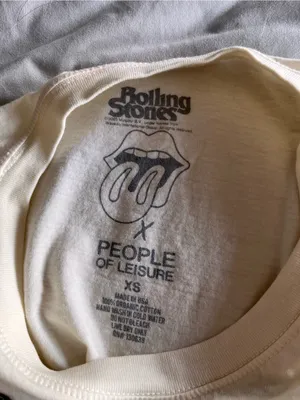 ROLLING STONES X PEOPLE OF LEISURE Women’s Rock Band Baby Tee Sz XS EUC thumbnail 3