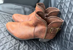 Women’s Brown Ankle Bootie Boots Round Toe Side Zip Buckle Solid US 9 thumbnail 1