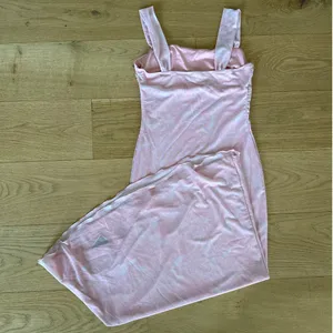 Gorglitter - Ruched Topm Sleeveless Bodycon Midi Dress in Pink & White thumbnail 4