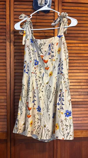 Cream and Floral Romper Multiple Size M thumbnail 1