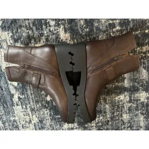 ZODIAC Miller Boots Brown Leather Buckles Zip Biker Moto Lug Sole Women’s 10 EUC thumbnail 4