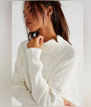 Free People Casey Tunic Sweater im Ivory. size Small. thumbnail 1