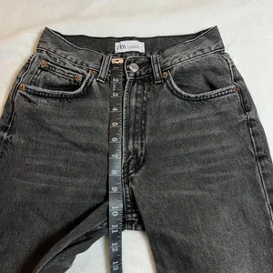 Zara Mid Rise Straight Leg Jeans Size 2 Casual Y2K Cotton Grunge 90s 2000s thumbnail 9