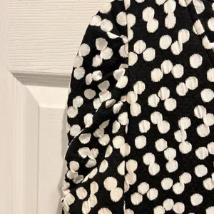 Deletta Anthropologie Polka Dot Textured Tunic Dress Black‎ White Puff Sleeve S thumbnail 4