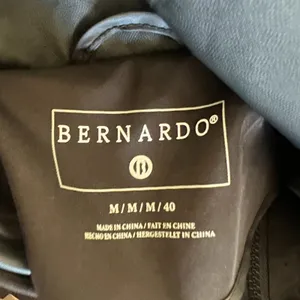 Bernardo Hooded Rain Coat Womens Medium Black Waterproof Full Zipper Gorpcore thumbnail 4