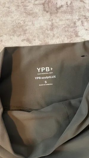 Abercrombie YPB Flare Leggings thumbnail 3