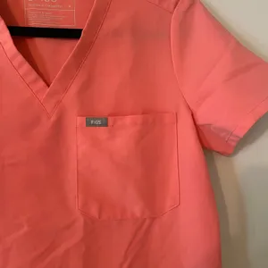 FIGS Neon Pink Catarina Scrub Top Uniform Nurse Doctor Women's size Small thumbnail 4