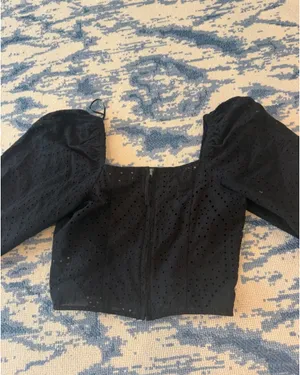 Socialite Black Cropped Blouse thumbnail 3