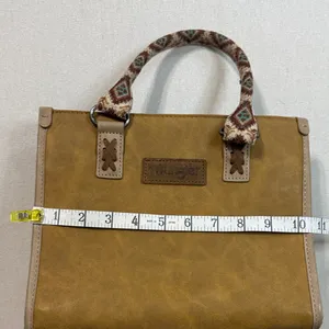 Wrangler Tan Tote Bag with Patterned Handles thumbnail 7