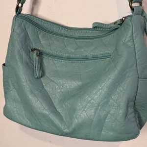 Bueno Multi Zip Pocket Green Crossbody Bag Crinkled Vegan Leather Pebble thumbnail 9