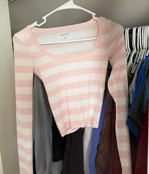 Hollister Long sleeve  thumbnail 1