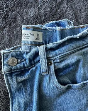 Abercrombie 90s Straight High-Rise Jeans thumbnail 2