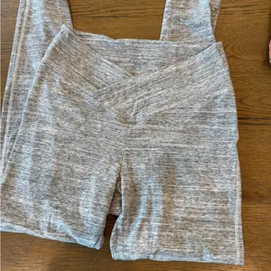 PINK Victoria's Secret Heather Gray Leggings thumbnail 1