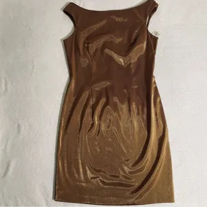 Cachet Structured Metallic
Dress Size 8 thumbnail 6