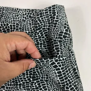 IBKUL Shorts Womens 10 Black White Croc Print Golf Walking Stretch Activewear thumbnail 2