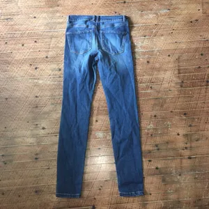 Altar’d State distressed size 1 skinny jeans thumbnail 4