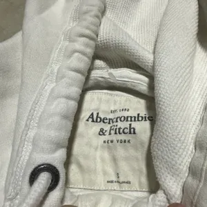 Vintage Abercrombie & Fitch Women's White Y2K 90s Hoodie SZ Small Marks* 2000s thumbnail 2