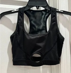 Gymshark Sports Bra thumbnail 1