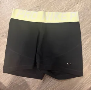 Nike Pro Women’s Shorts Black thumbnail 1