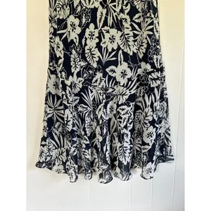 Chaps Navy White Floral Maxi Skirt Womens Large Tropical Chiffon Tiered Boho thumbnail 6