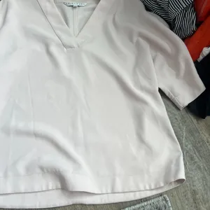 Trina‎ Turk medium blouse thumbnail 4