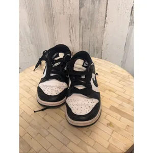 Nike Dunk Low Panda Black White Womens Size 6.5 Sneakers Shoes thumbnail 2