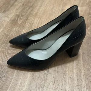 1.STATE | Women's Black Saffy Block‎ Leather Embossed Croc Heel Pumps, Size 6 thumbnail 6