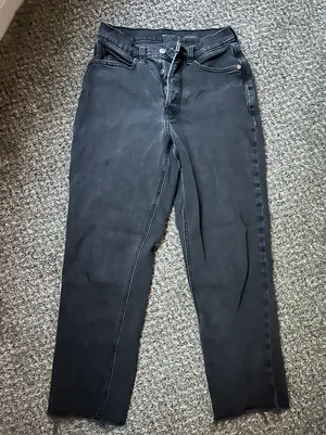 Old Navy Straight Jeans thumbnail 1