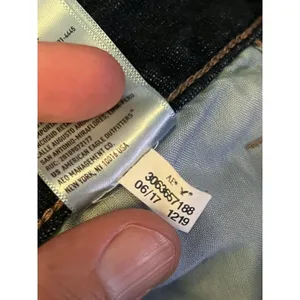 American Eagle Outfitters Tomgirl Jeans Womens 4 Dark Wash Blue Distressed Denim thumbnail 12