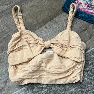 Zara medium‎ crop top thumbnail 1