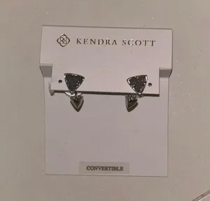 Earrings thumbnail 1