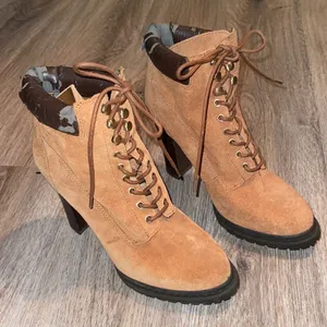 BCBGeneration Martin’s Combat Boots Size 10M thumbnail 3