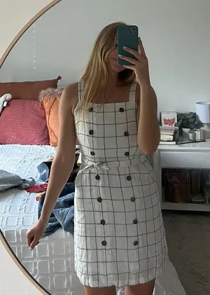 Dress thumbnail 6