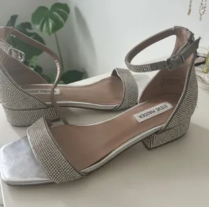 Heels Size 8 thumbnail 3
