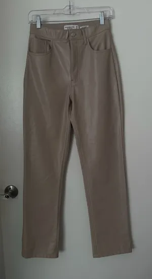 Abercrombie & Fitch ‘90s Ultra High Rise Pants thumbnail 1
