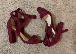 Maroon tie heels Red Size 6 thumbnail 1