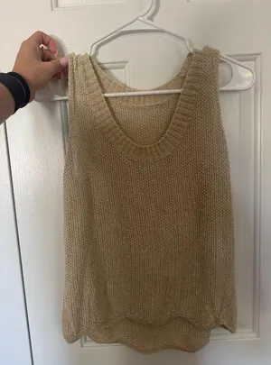 Gold knitted top thumbnail 1