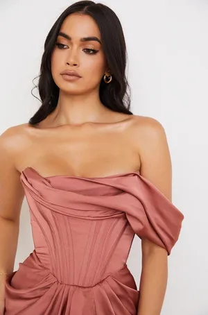 House Of CB NWOT Janis Rouge Satin One Shoulder Draped Midi Dress thumbnail 5