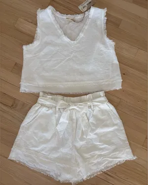 New In Women’s White Top and Shorts Set thumbnail 1