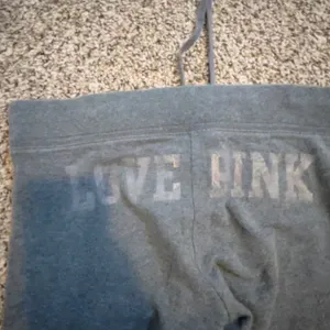 Victoria's Secret PINK Gray Yoga Pants‎ Slim Straight Leg Graphic Small thumbnail 5