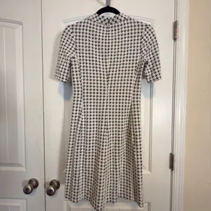 American Living Houndstooth Mock Neck Short Sleeve Sheath Dress Black White thumbnail 2