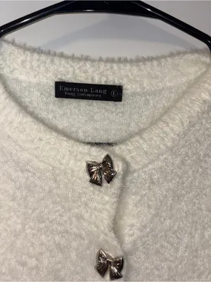 Women’s Cream Bow Button thumbnail 2
