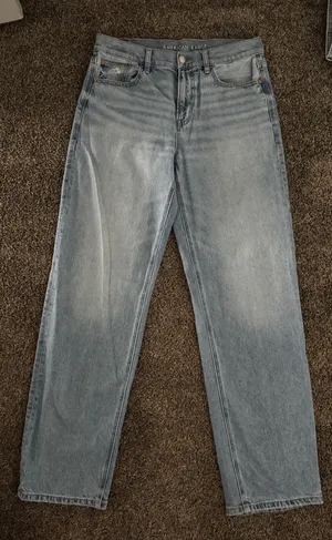 American Eagle AE Strigid Low-Rise Ex- Boyfriend Jean 4 Long thumbnail 1