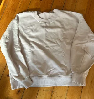 Lululemon Perfectly Oversized Crew
Pink Bliss sweatshirt small thumbnail 1